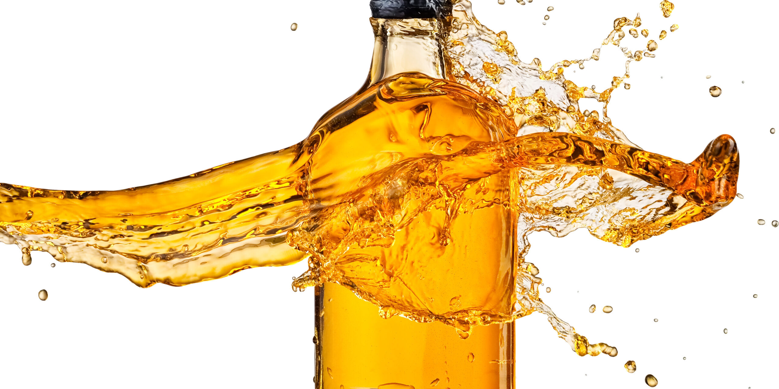 Small,Flat,Whiskey,Bottle,Splash,On,White,Background